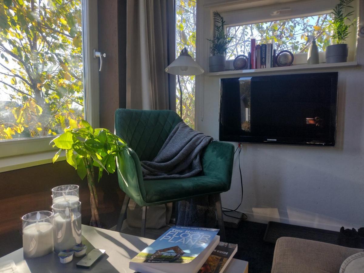 Tuinhuisje In Het Groen Алмере Екстериор снимка